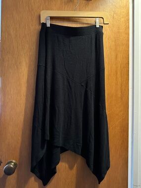 Gap Asymmetric Skirt in Black size Small